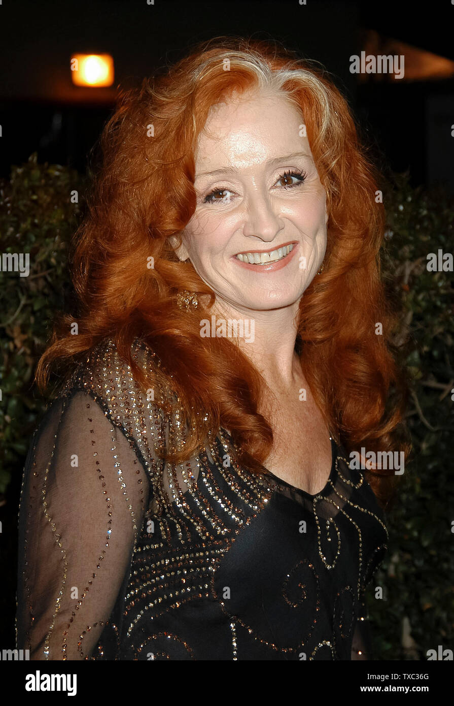 Bonnie raitt red carpet event hi-res stock photography and images - Alamy