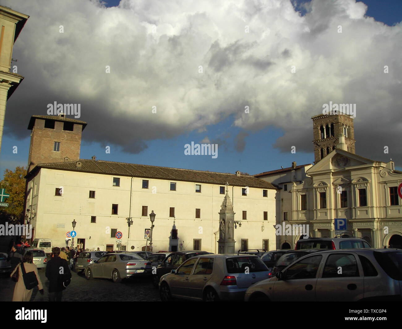 Roma , Isola Tiberina: il convento dei francescani, detto il Lazzaretto brutto; Own work; user:Lalupa; Stock Photo