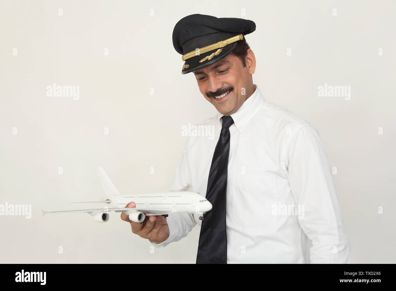 Indian man pilot hi-res stock photography and images - Alamy