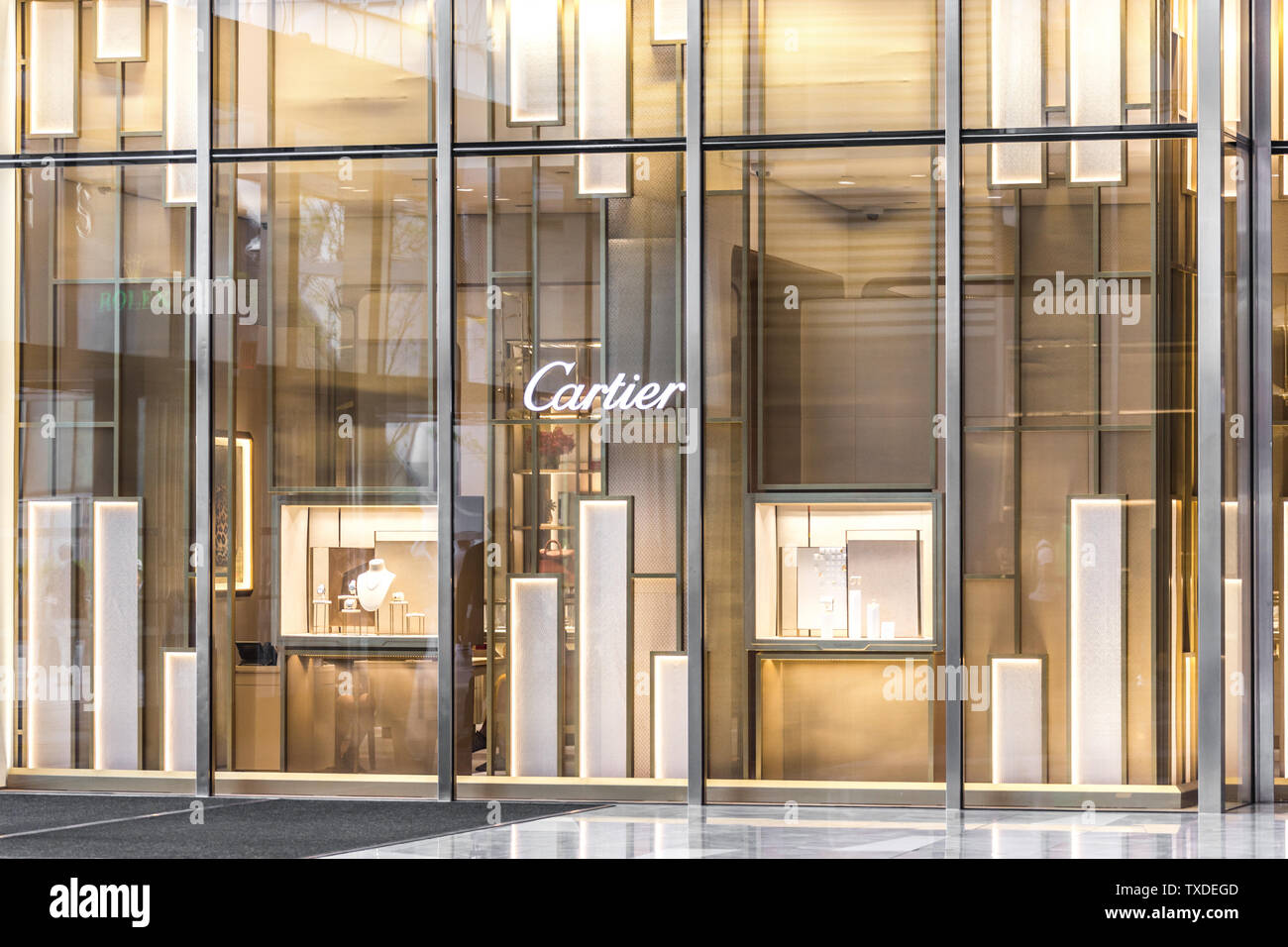 Cartier - San Francisco, CA - Novawall  Jewelry store interior, Store  design interior, Jewelry store design