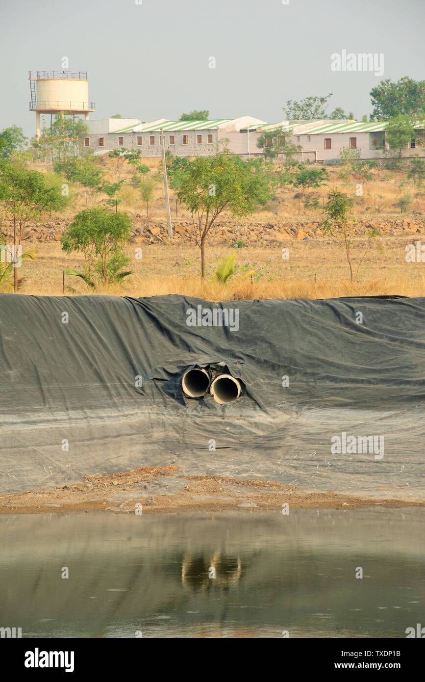Plastic pond hires stock photography and images Alamy