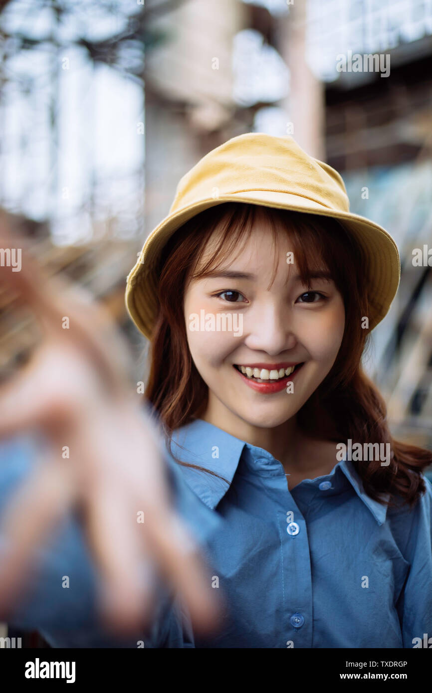 Teens group expression hi-res stock photography and images - Alamy