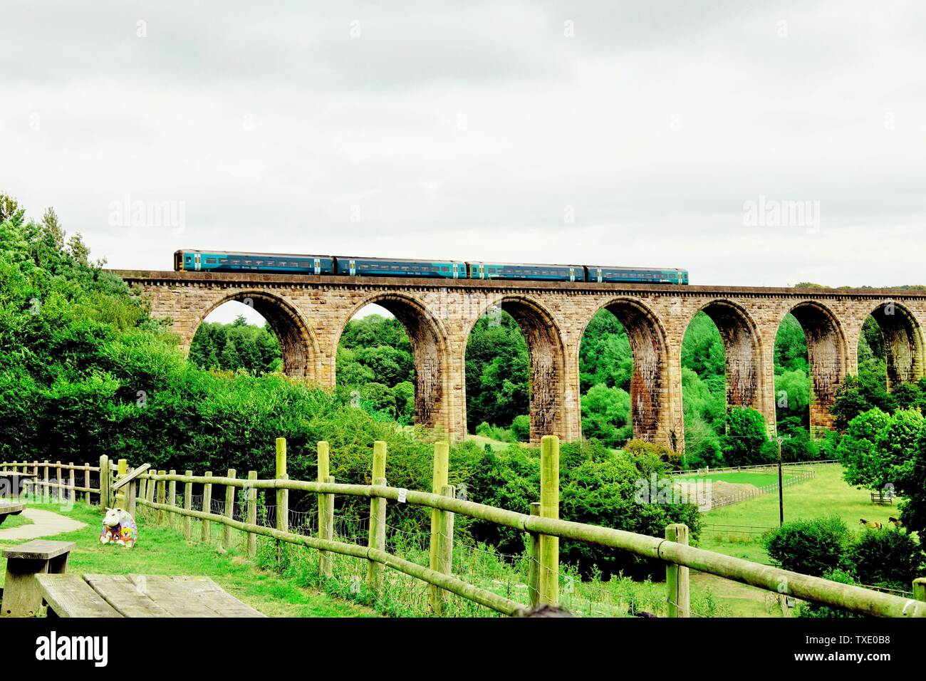 Urban railway bridge hires stock photography and images Alamy