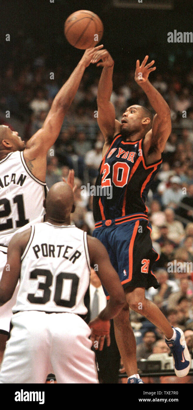 n*0様 NY Knicks 20 Allan Houston タンクトップ サ New York Knicks Allan Houston Nike Jersey Youth Medium 1952