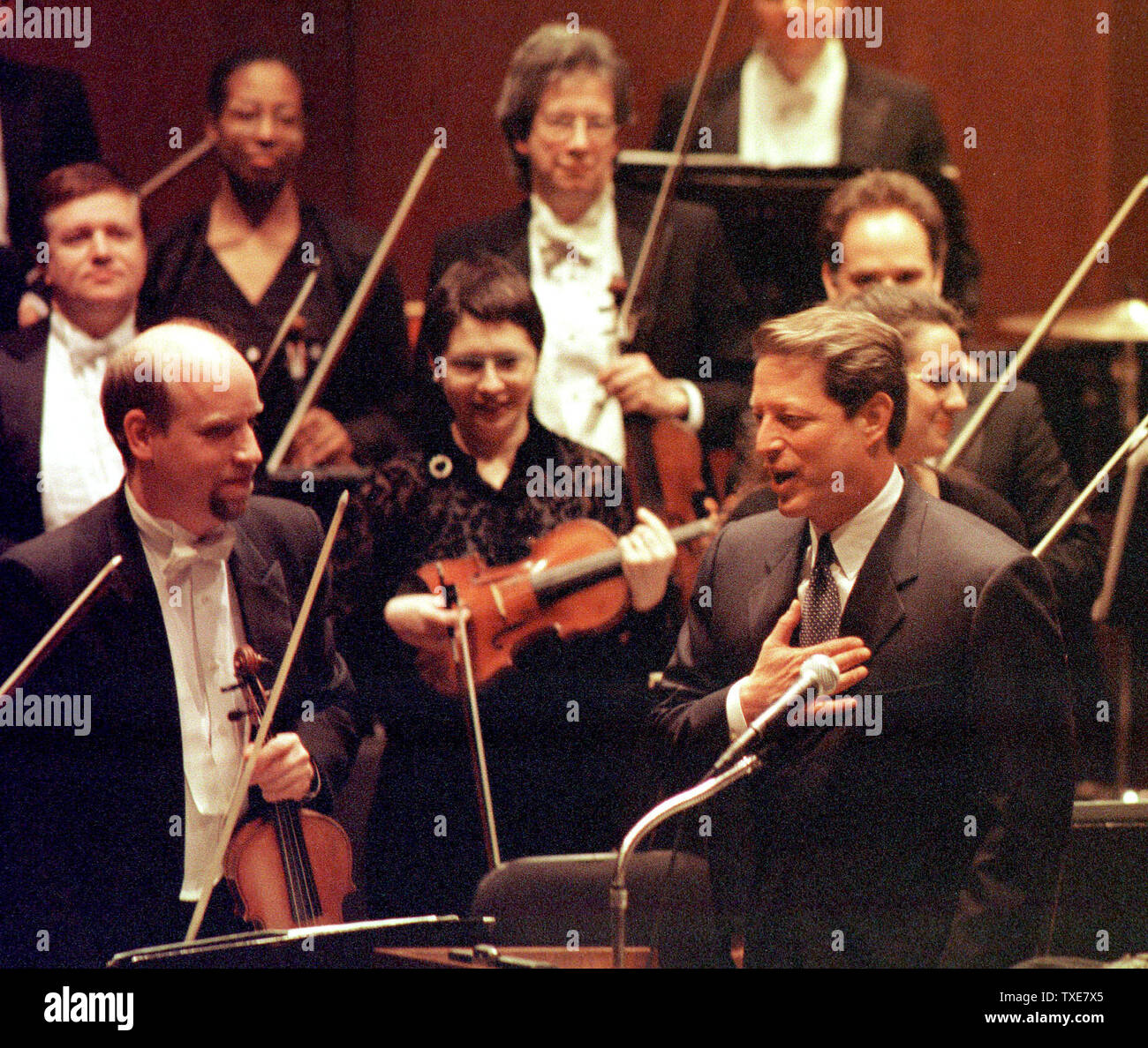 NYP2000020806 - 08 FEBRUARY 2000- NEW YORK, NEW YORK, USA: Vice President Al Gore chats with members of the American Symphony Orchestra after narrating Aaron Copland's 'Lincoln Portrait', February 7, at the Lincoln Center's Avery Fisher hall.  jr/ep/James Belvin  UPI Stock Photo
