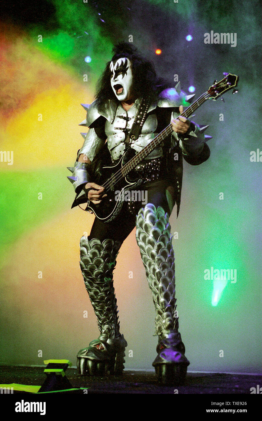 VAN2000010109 - 01 JANUARY 1999 - VANCOUVER, BC, CANADA: Gene Simmons on stage as KISS rocks some fifteen thousand fans at their Millennium New Years Eve concert in Vancouver's BC Place, December 31.   jr/hr/H. Ruckemann   UPI Stock Photo
