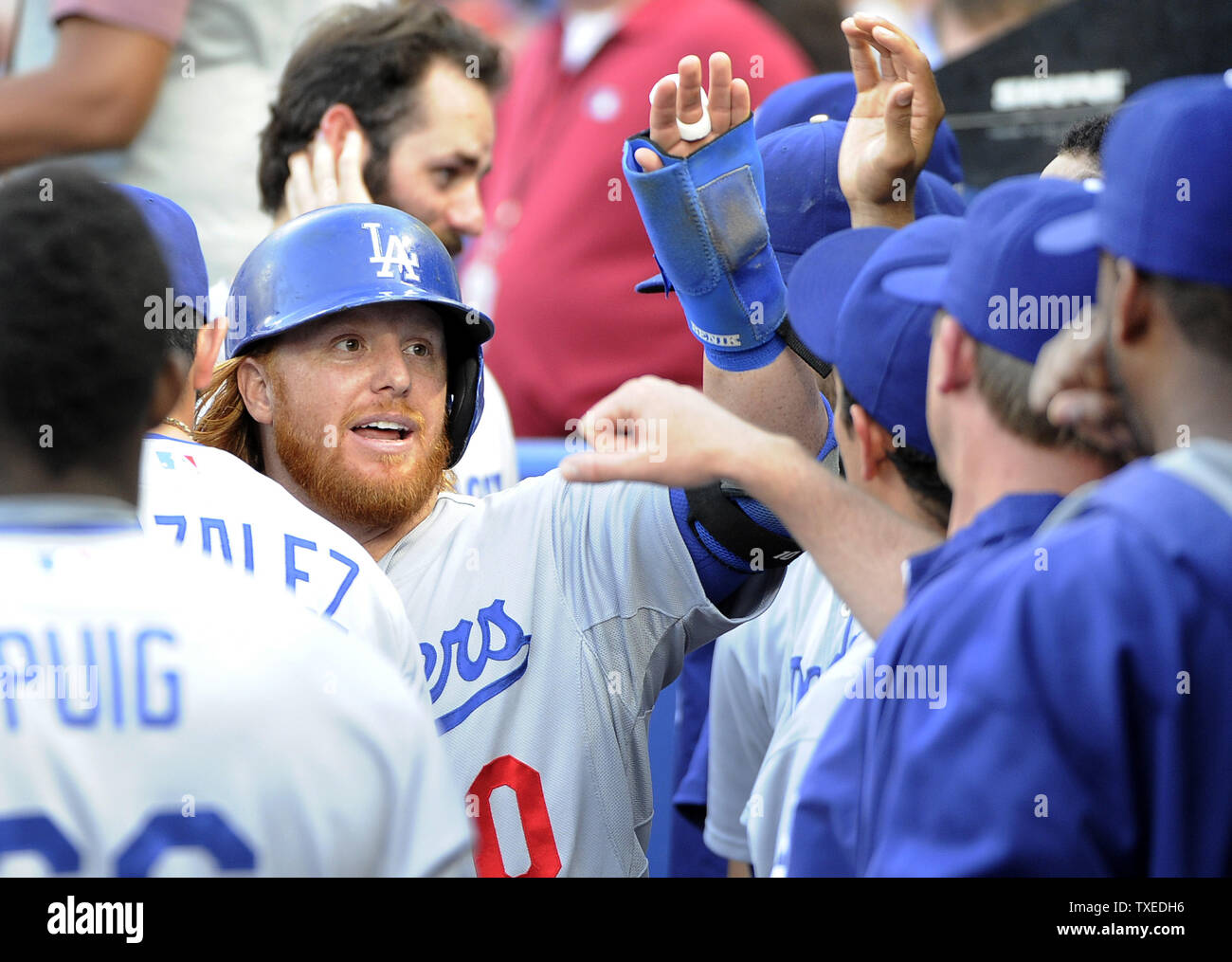 Atlanta braves chipper jones congratulated hi-res stock photography and  images - Alamy