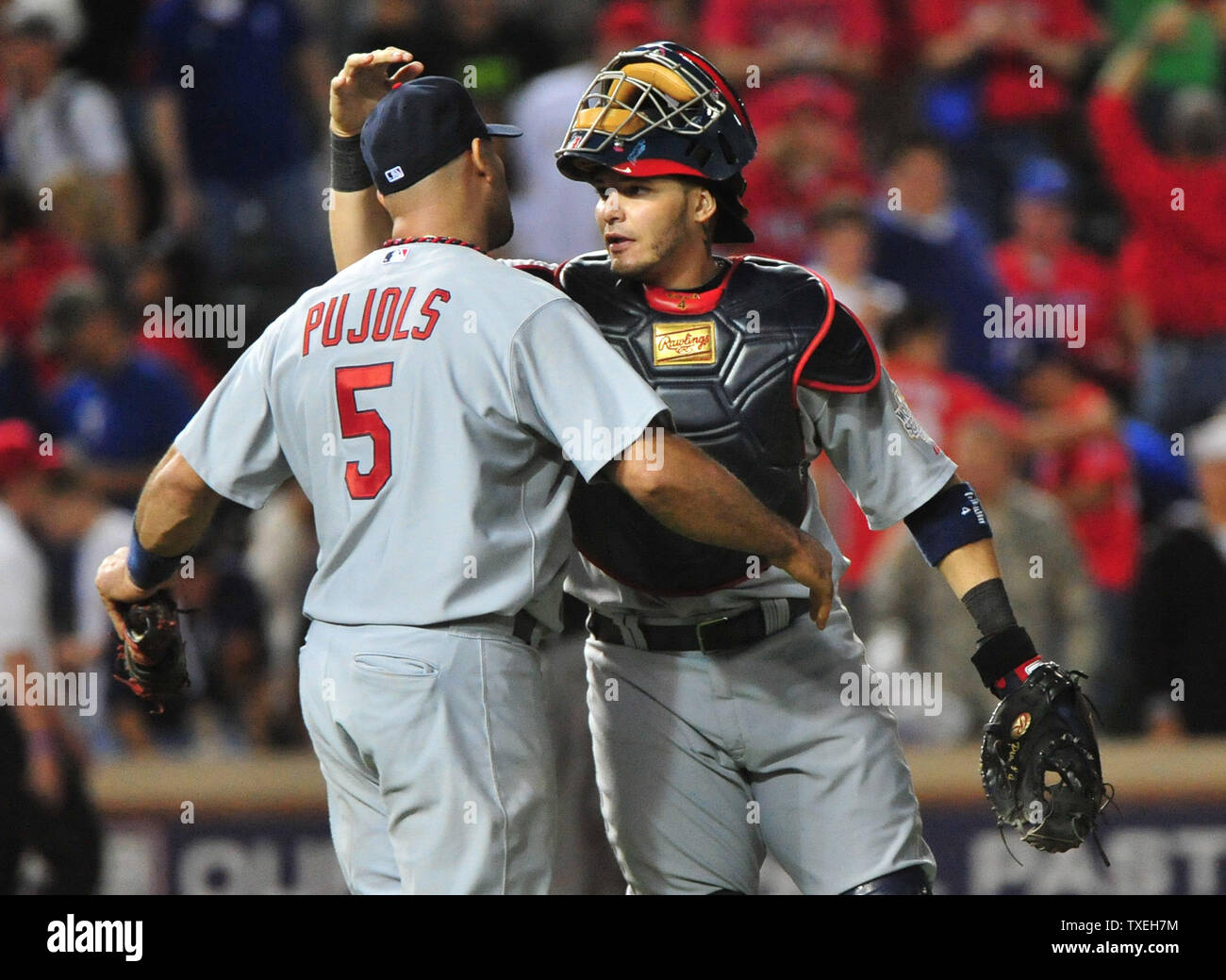 World Series Game 3: Albert Pujols homers three times as St. Louis Cardinals  beat Texas Rangers, 16-7 