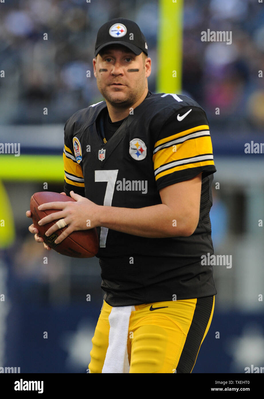 Pittsburgh Steelers quarterback Ben Roethlisberger warms up prior to facing the Dallas Cowboys at Cowboys Stadium in Arlington, Texas on December 16, 2012.  UPI/Ian Halperin Stock Photo