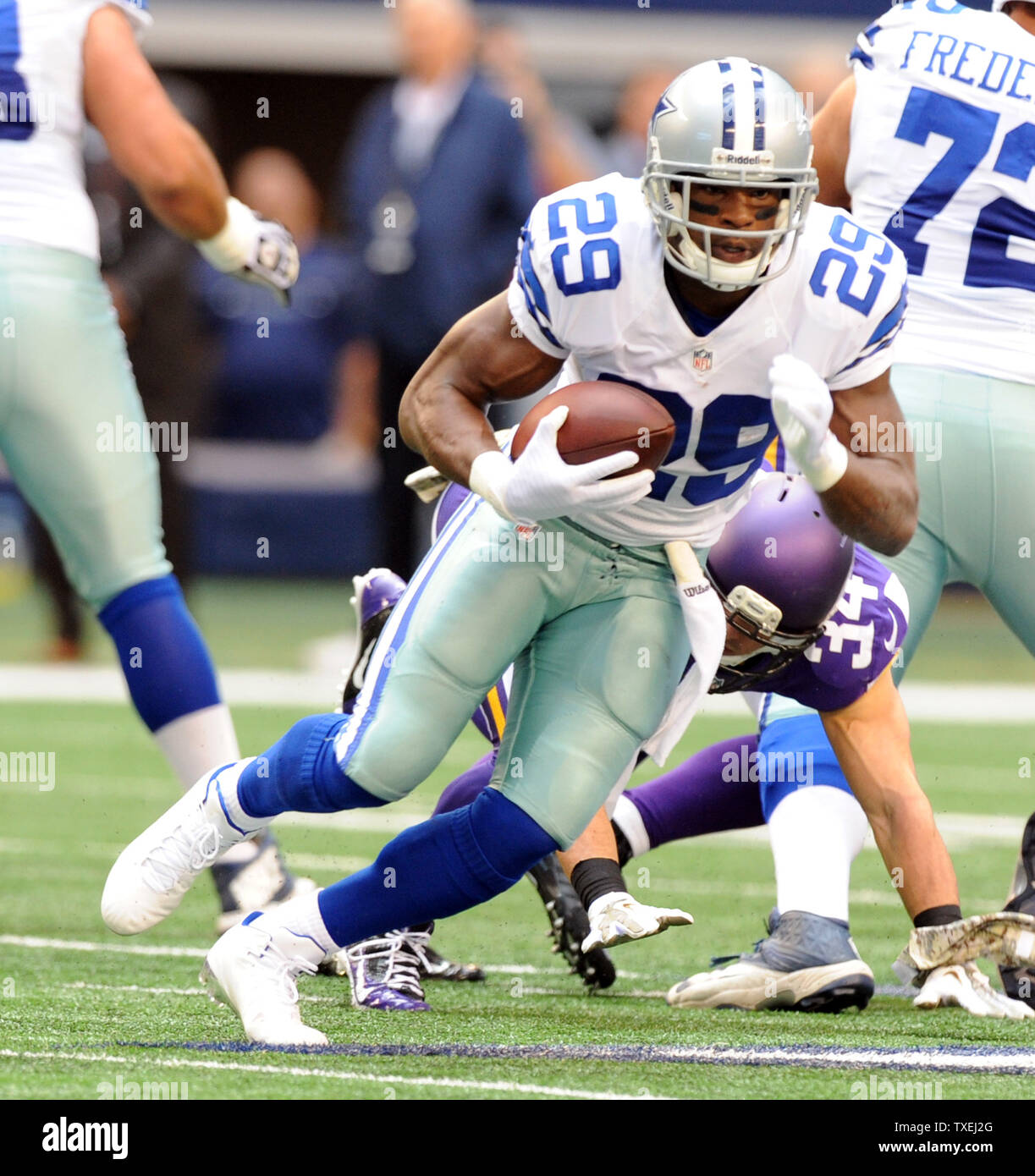 Dallas Cowboys DeMarco Murray rushes against the Philadelphia Eagles during  the first half at AT&T Stadium in Arlington, Texas on December 29, 2013.  UPI/Ian Halperin Stock Photo - Alamy