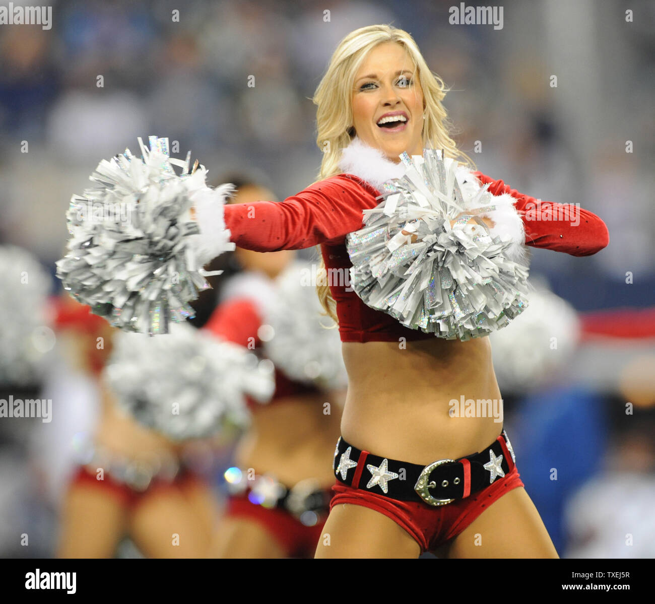 Cowboys Christmas Halftime 2022 Dallas Cowboys Cheerleaders Perform Halftime High Resolution Stock  Photography And Images - Alamy