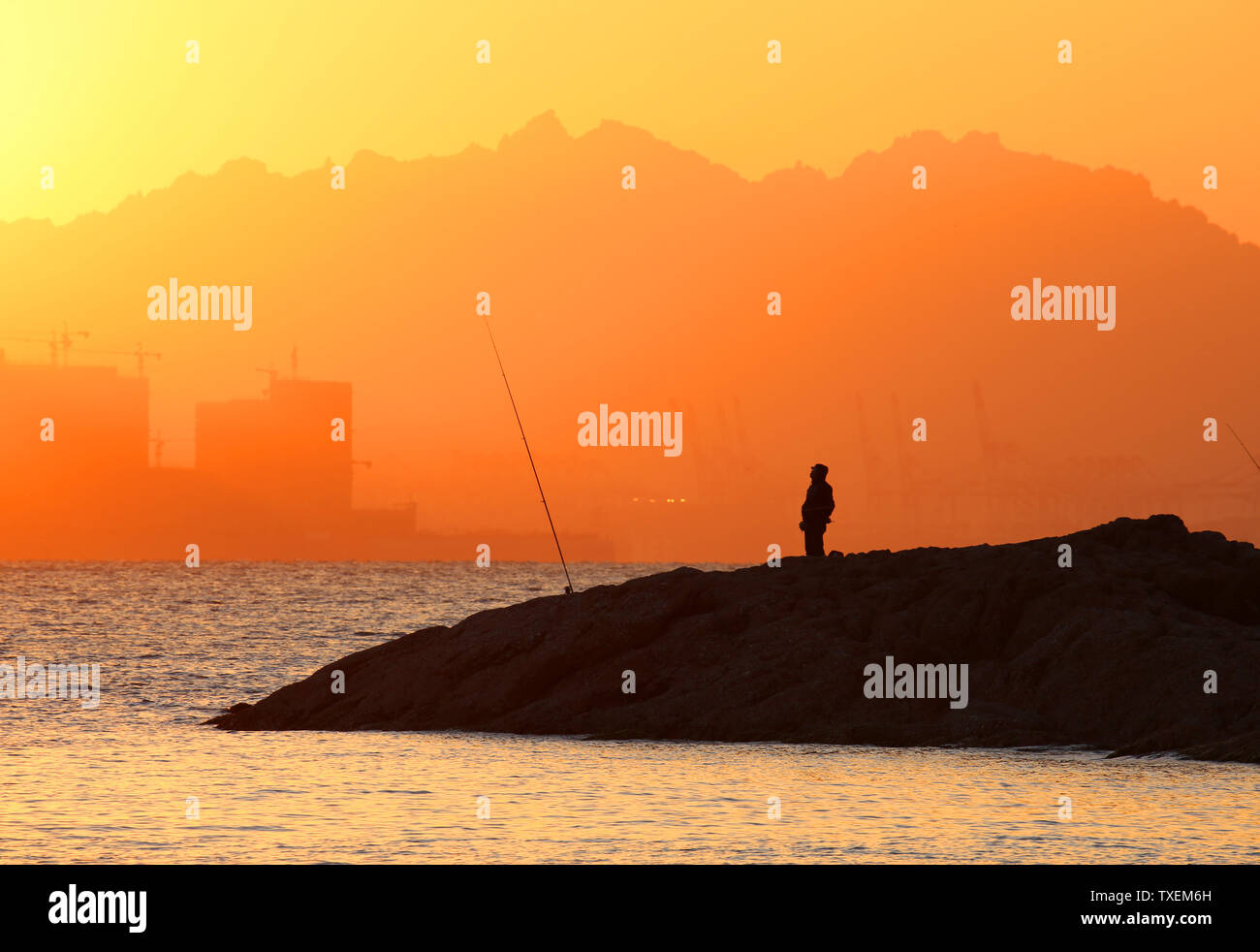 Pictures of lakes and rivers hi-res stock photography and images - Alamy
