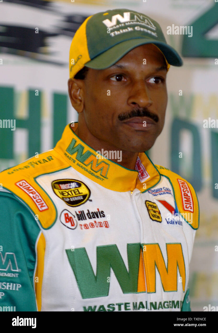Bill Lester Will Try To Become The First Black Driver To Qualify For A Nascar Cup Race In 20 Years Driving A Bill Davis Owned Waste Management Sponsored Dodge March 17 2006 At Atlanta
