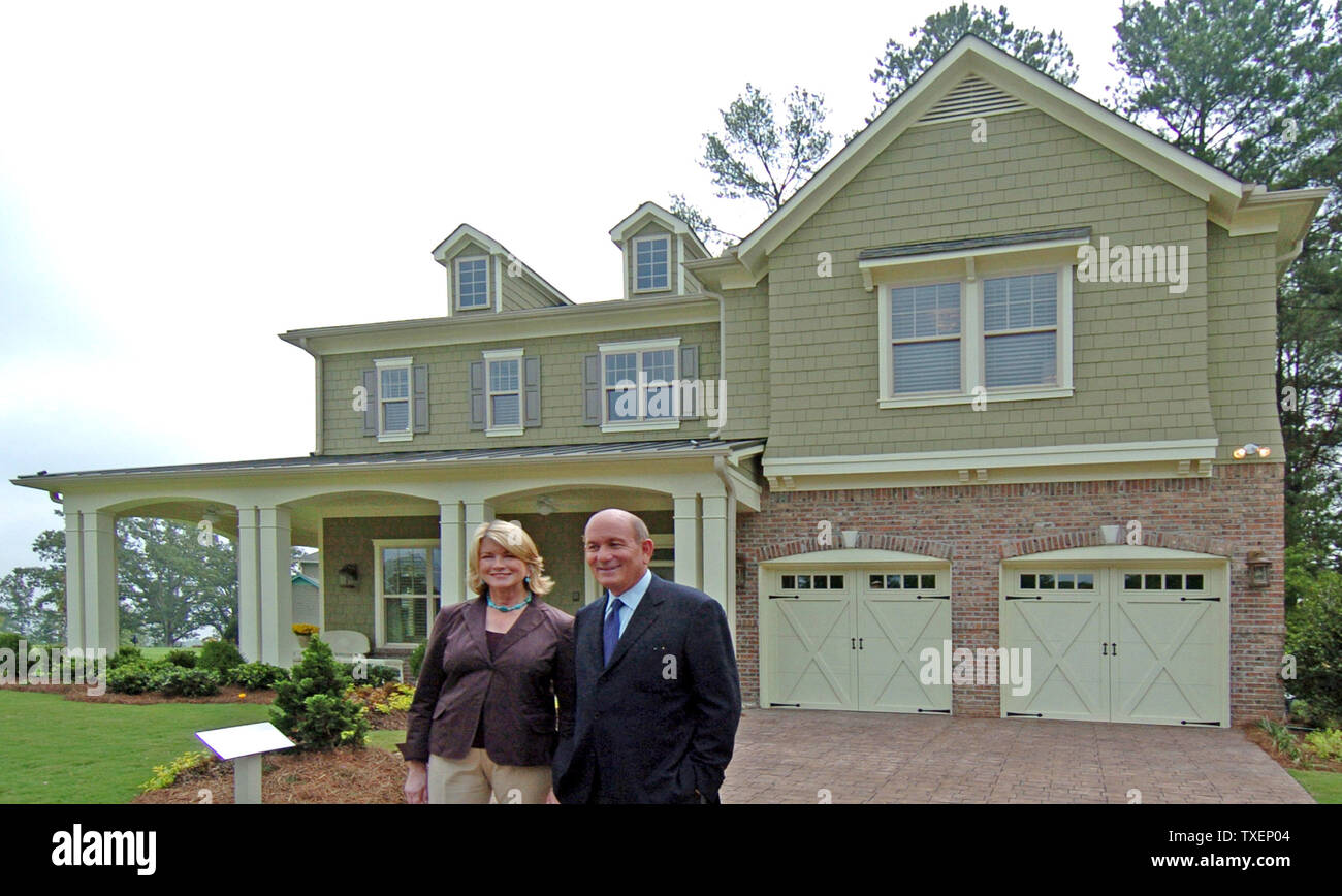 Martha Stewart and Bruce Karatz, CEO and Chairman of KB Home, pose in