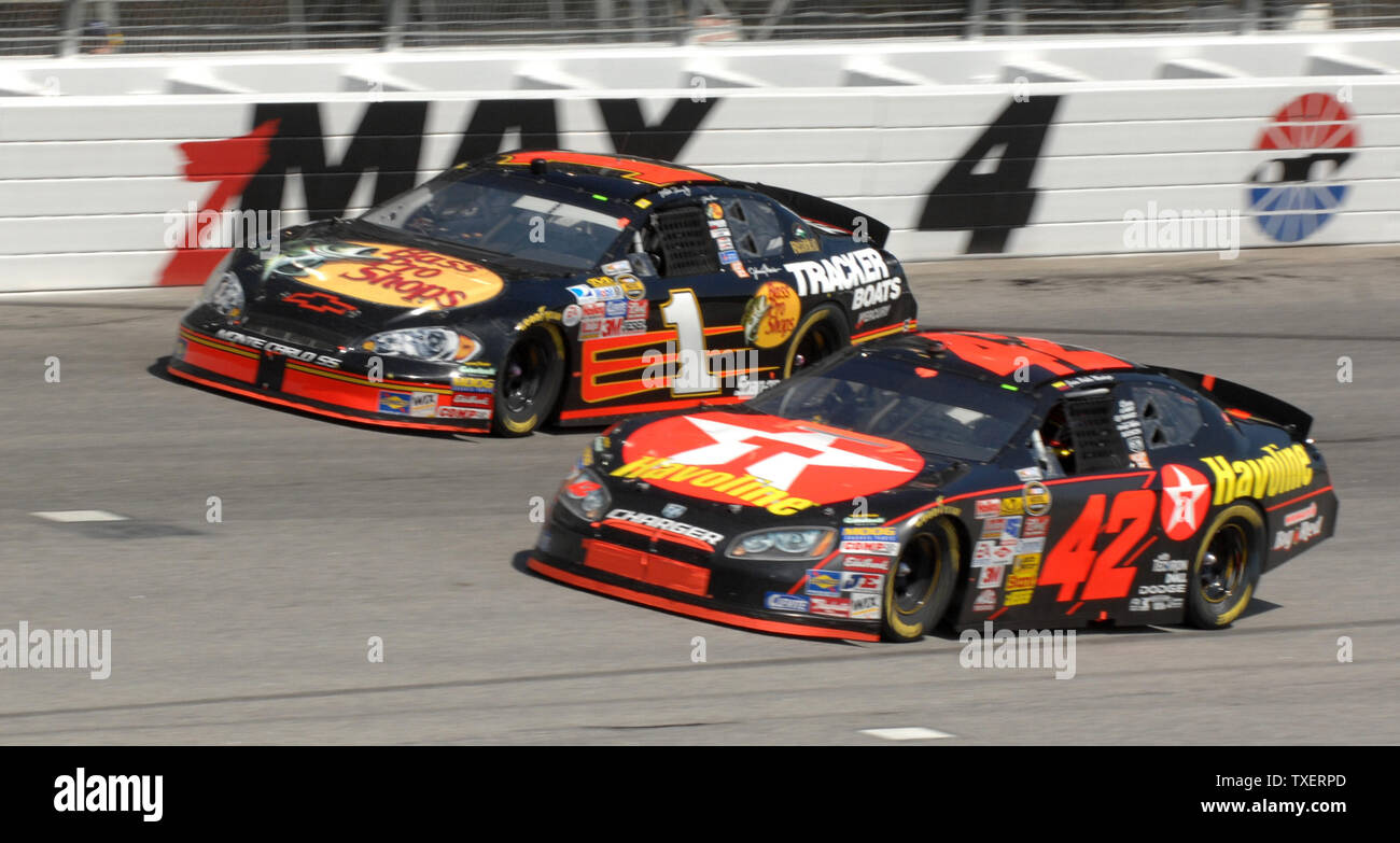 Juan Pablo Montoya (42), in the Texaco/Havoline Dodge and