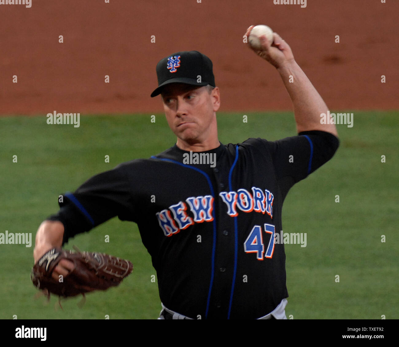 Tom glavine starting pitcher new hi-res stock photography and images - Alamy