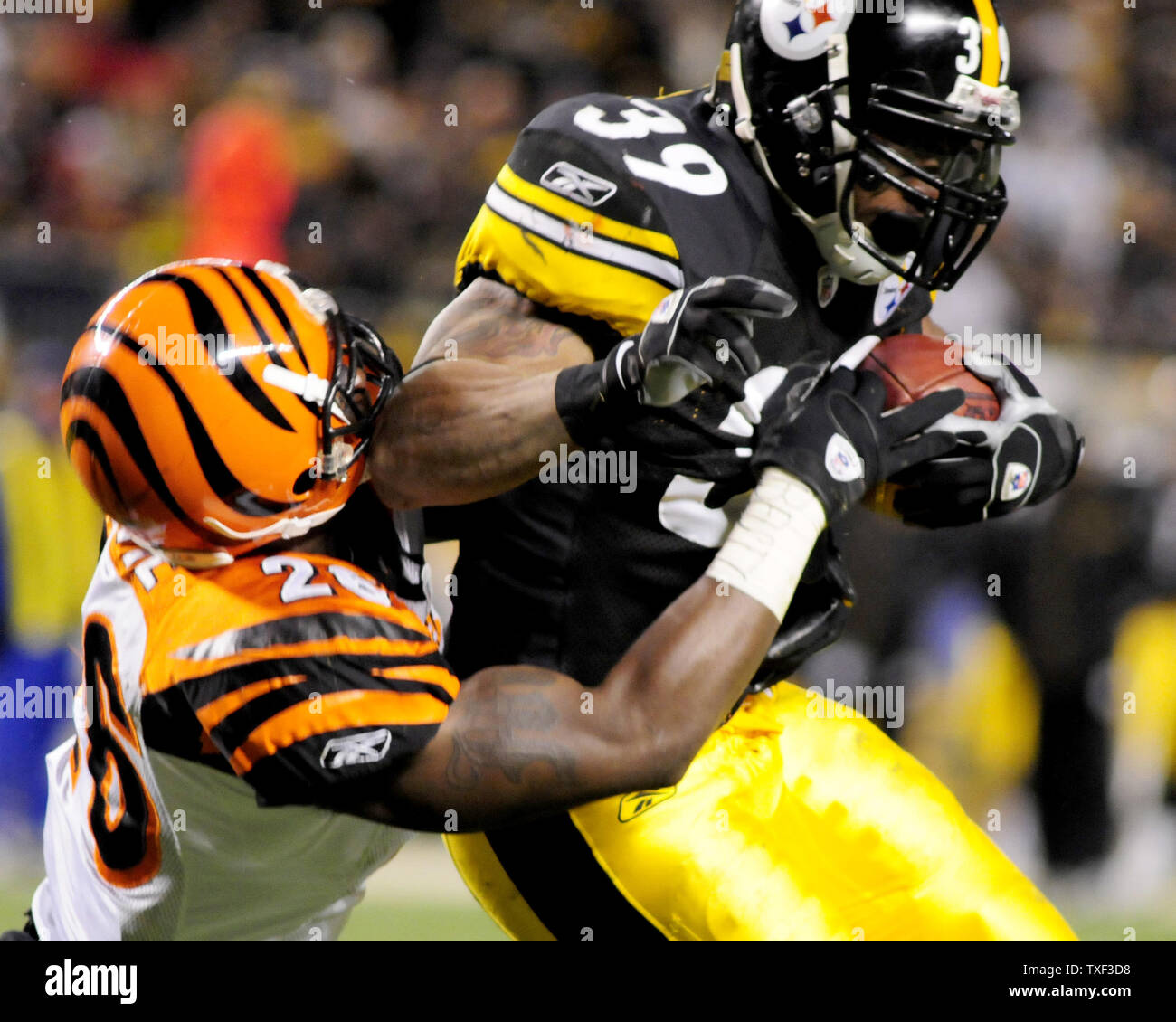 Pittsburgh steelers willie parker runs hi-res stock photography and images  - Alamy