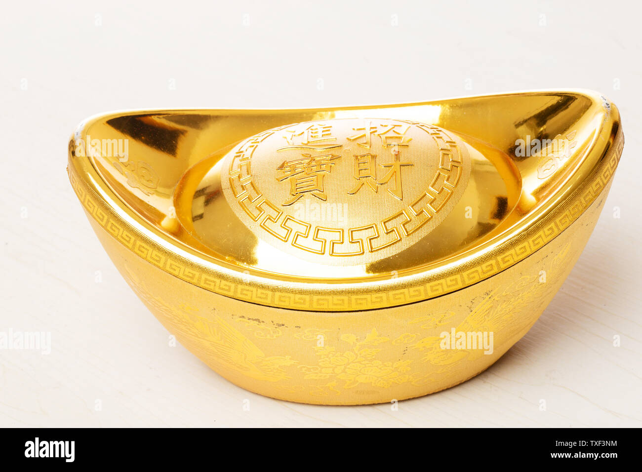 Chinese gold ingot hi-res stock photography and images - Alamy