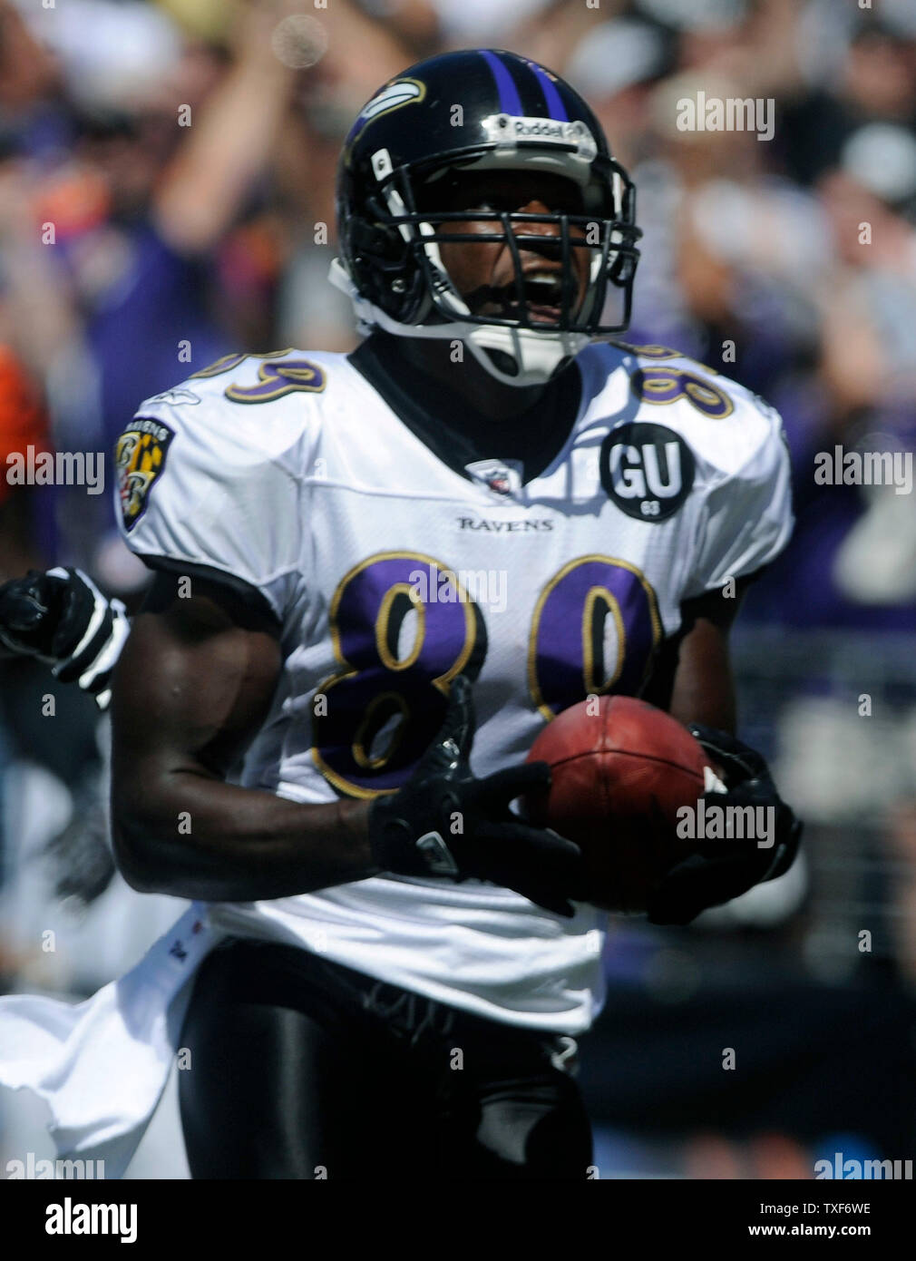 Baltimore Ravens' quarterback Steve McNair warms-up prior to the Ravens  game against the Cleveland Browns, at M & T Bank Stadium in Baltimore,  Maryland on December 17 2006. (UPI Photo/Kevin Dietsch Stock