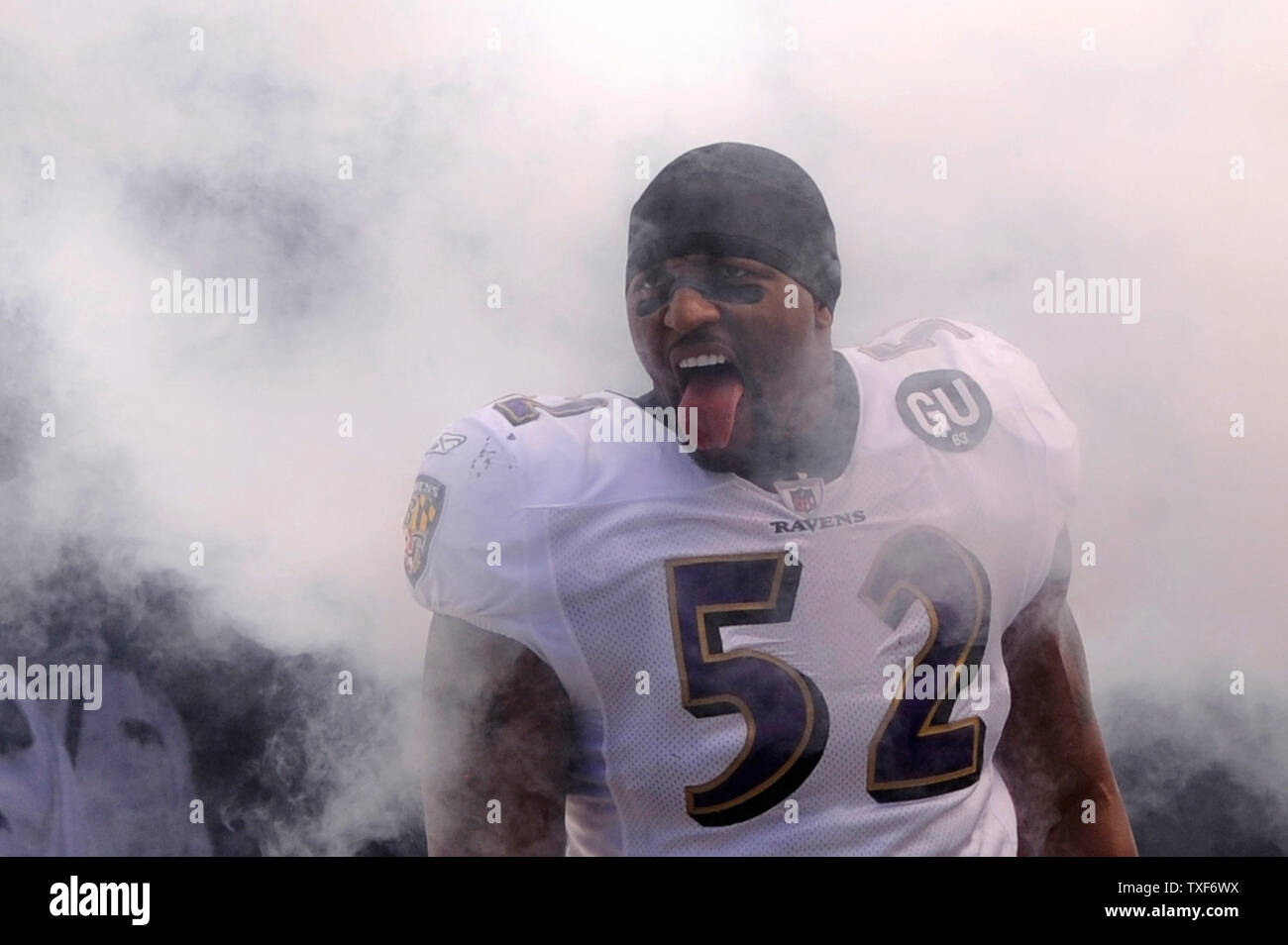 Terrell suggs hi-res stock photography and images - Page 2 - Alamy