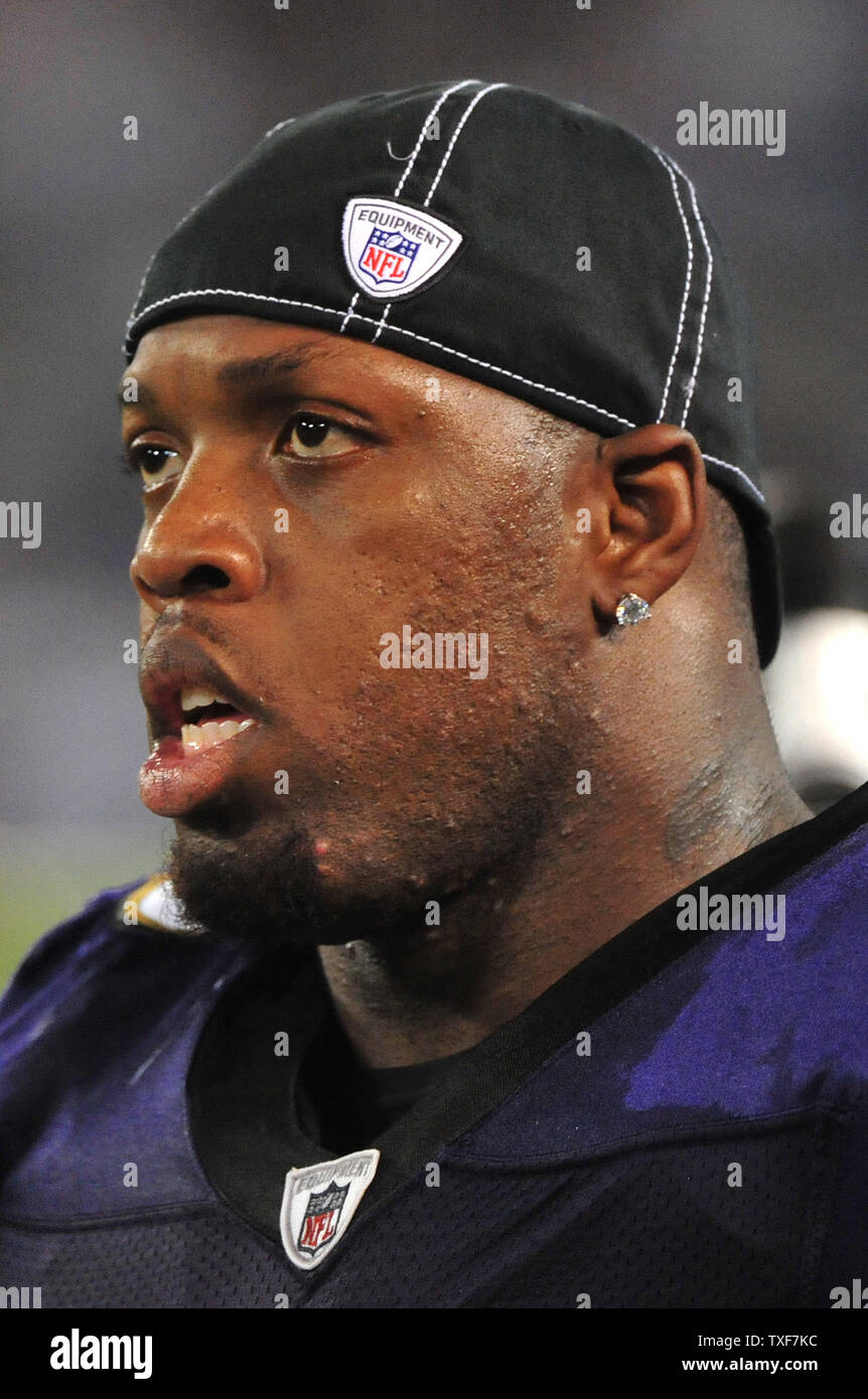 Terrell suggs hi-res stock photography and images - Alamy
