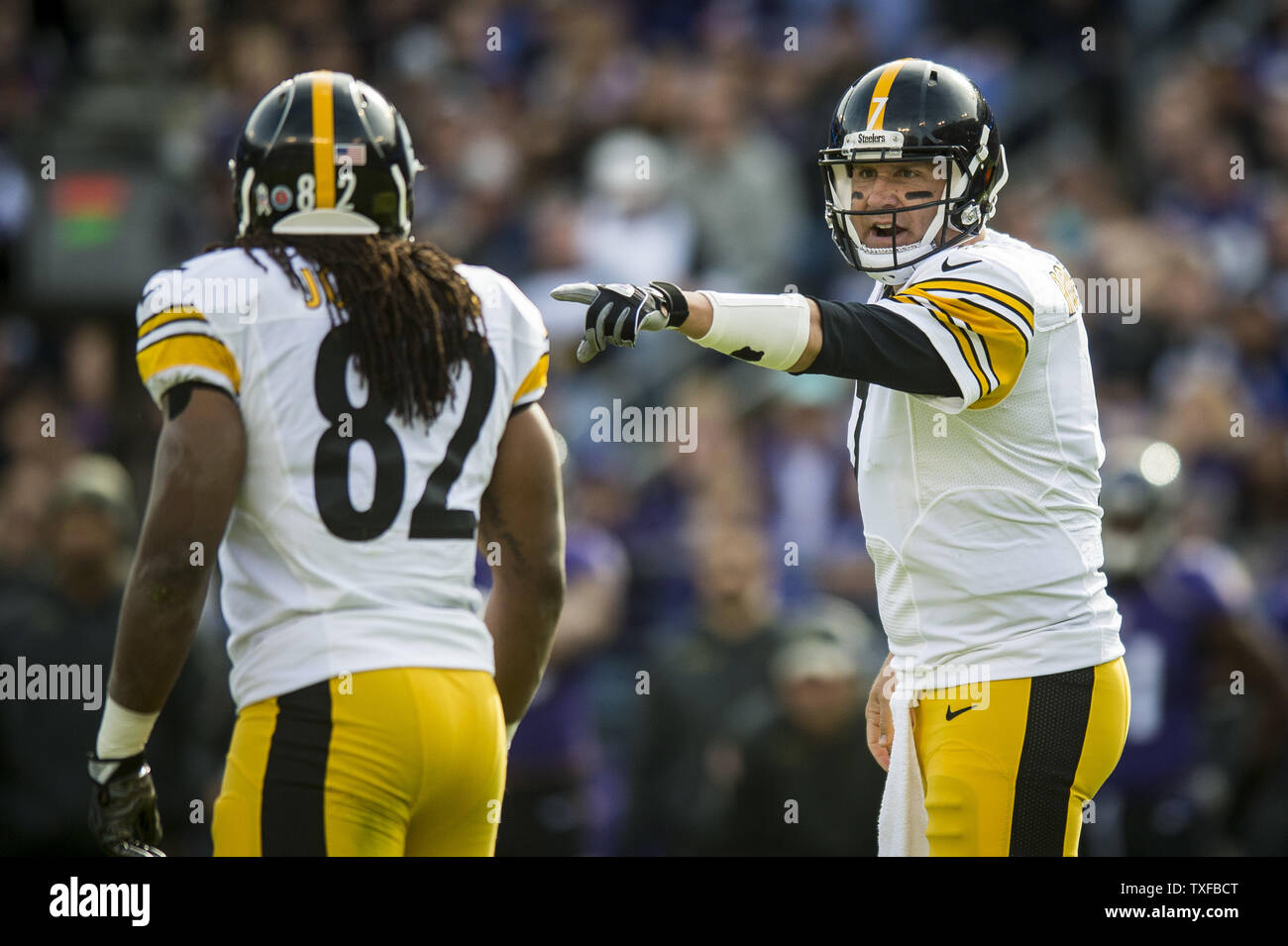 Steelers quarterback Ben Roethlisberger gives direction to tight end David Johnson during their game against the Baltimore Colts in the first quarter at M&T Bank Stadium in Baltimore, Maryland on November 6, 2016.      Photo by Pete Marovich/UPI Stock Photo