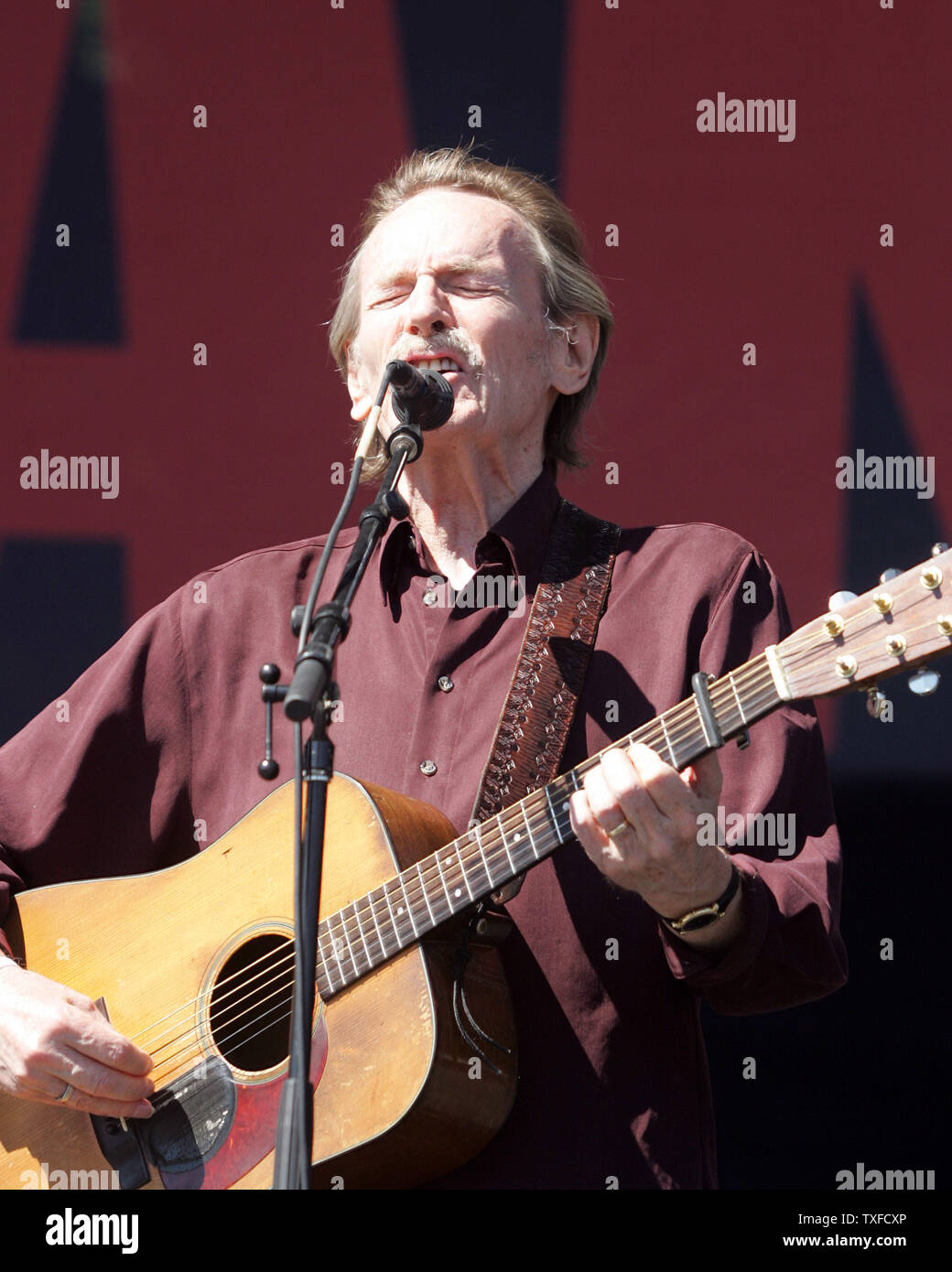 Gordon lightfoot hi-res stock photography and images - Alamy