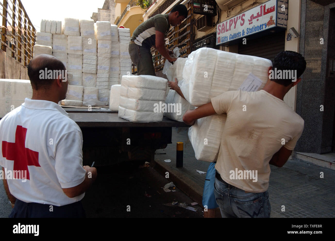 Lebanese red cross hires stock photography and images Alamy