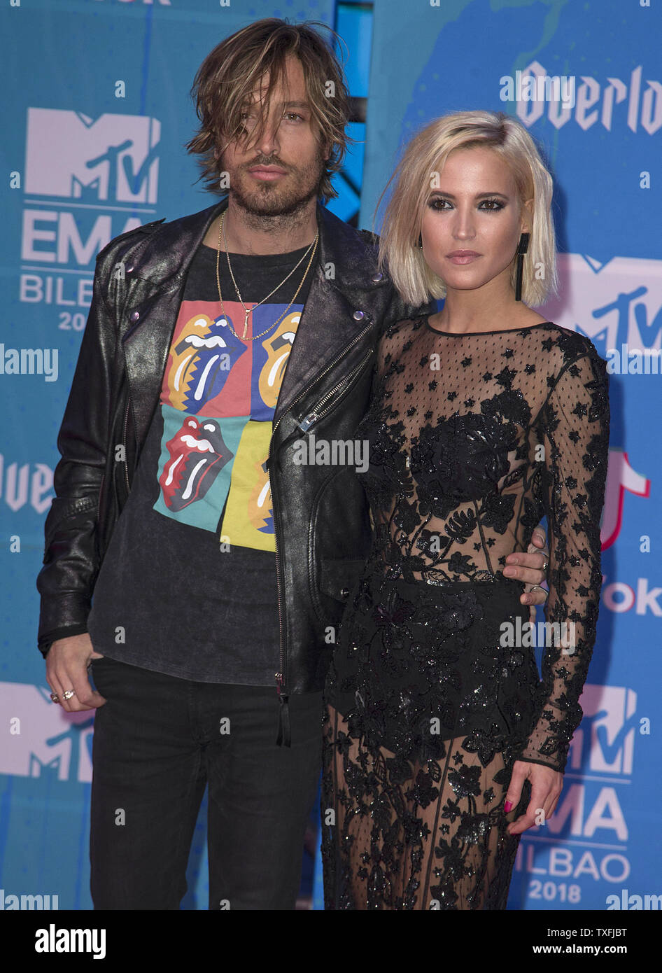 Adrian Roma (L) and Ana Fernandez arrive at the MTV Europe Music Awards