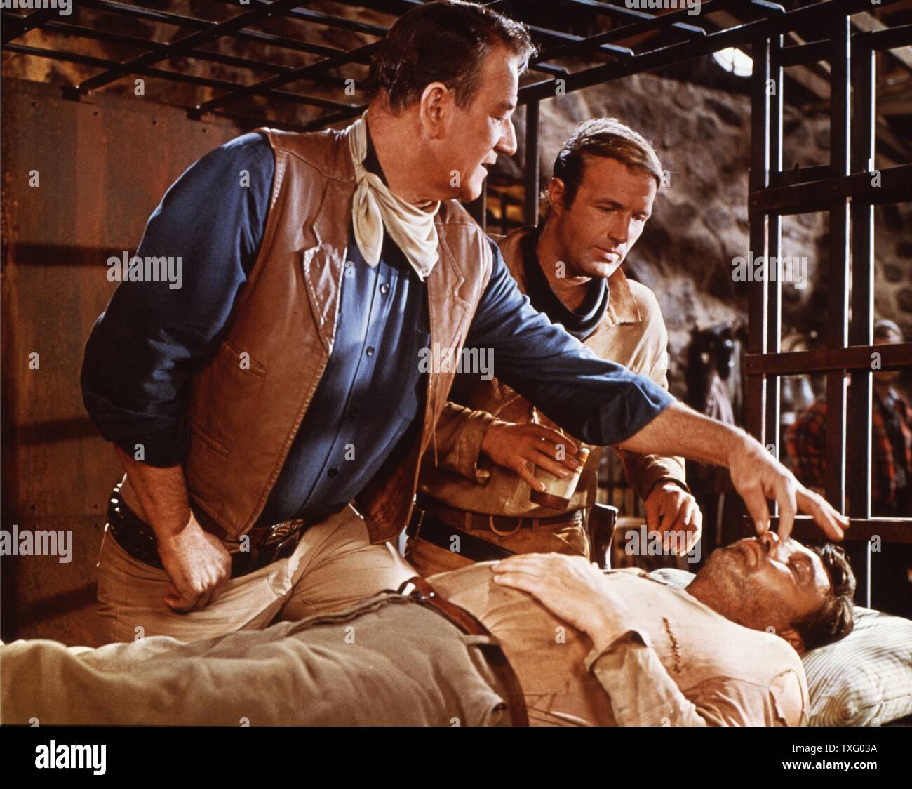 El Dorado  Year : 1966 USA Director : Howard Hawks John Wayne, James Caan, Robert Mitchum Stock Photo
