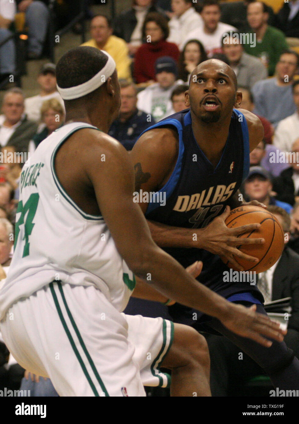 Ex-Mavericks forward Jerry Stackhouse thanked for a 2005 fight