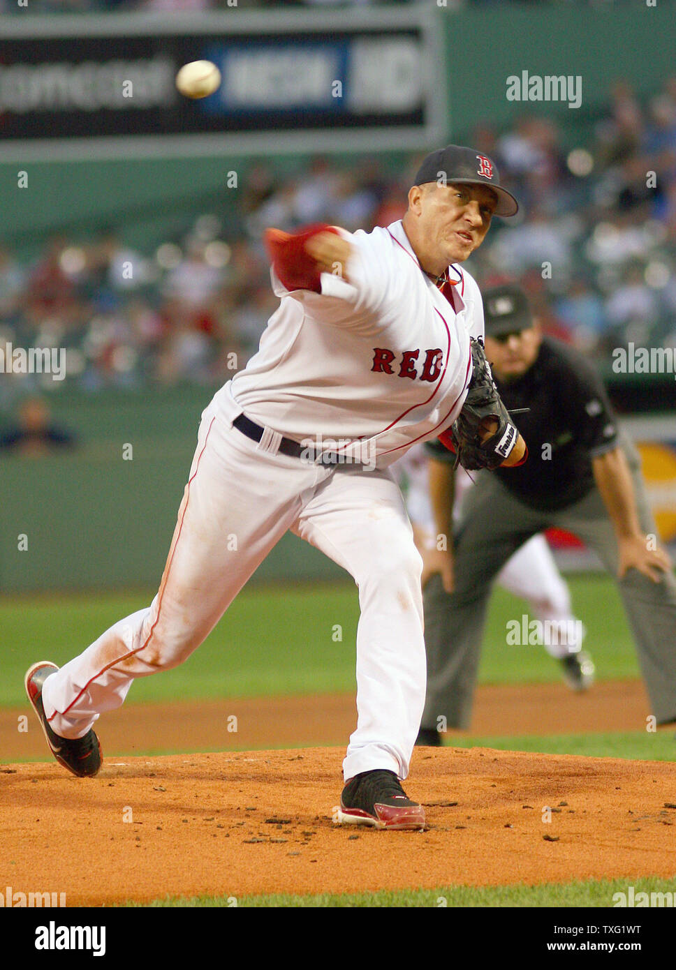 Boston Red Sox pitcher Julian Tavarez starts against the Toronto Blue Jays during the first of a four game series at Fenway Park in Boston on August 31, 2006. (UPI Photo/Katie McMahon) Stock Photo
