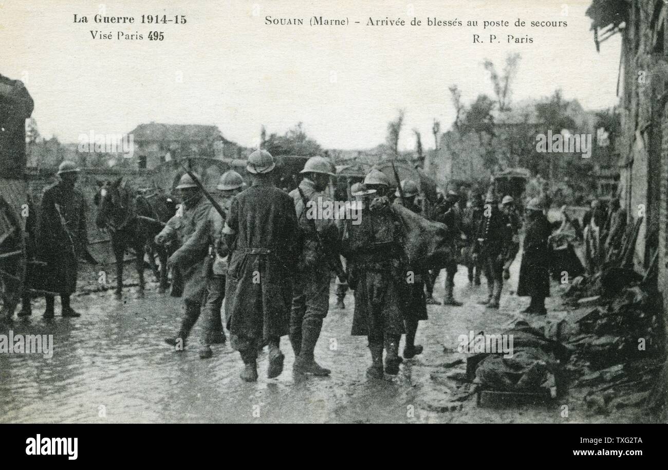 French Poilus Arriving At The Aid Station In Souain Marne 1914 Stock Photo Alamy