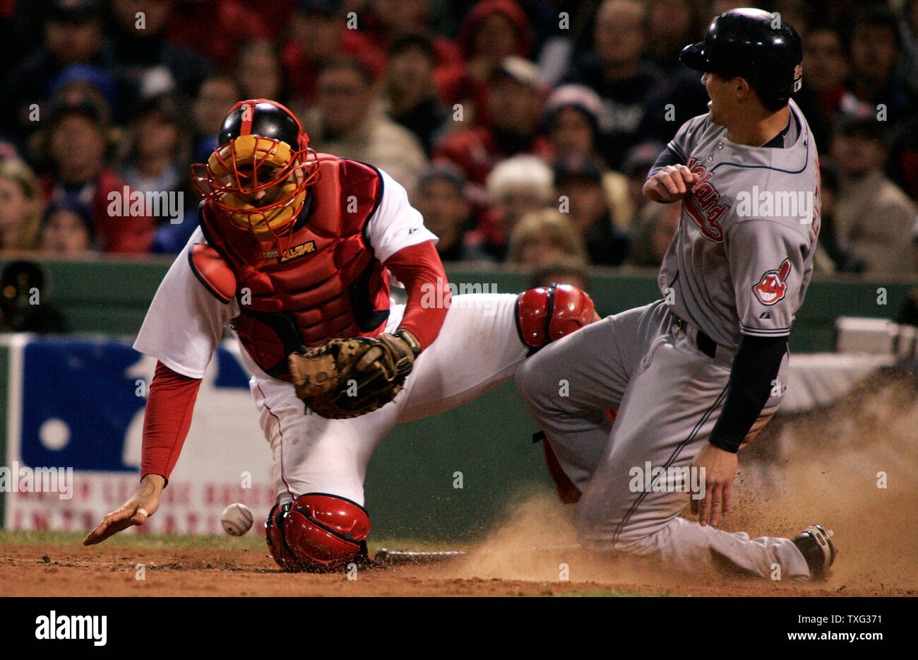 Red sox catcher jason varitek hi-res stock photography and images - Alamy