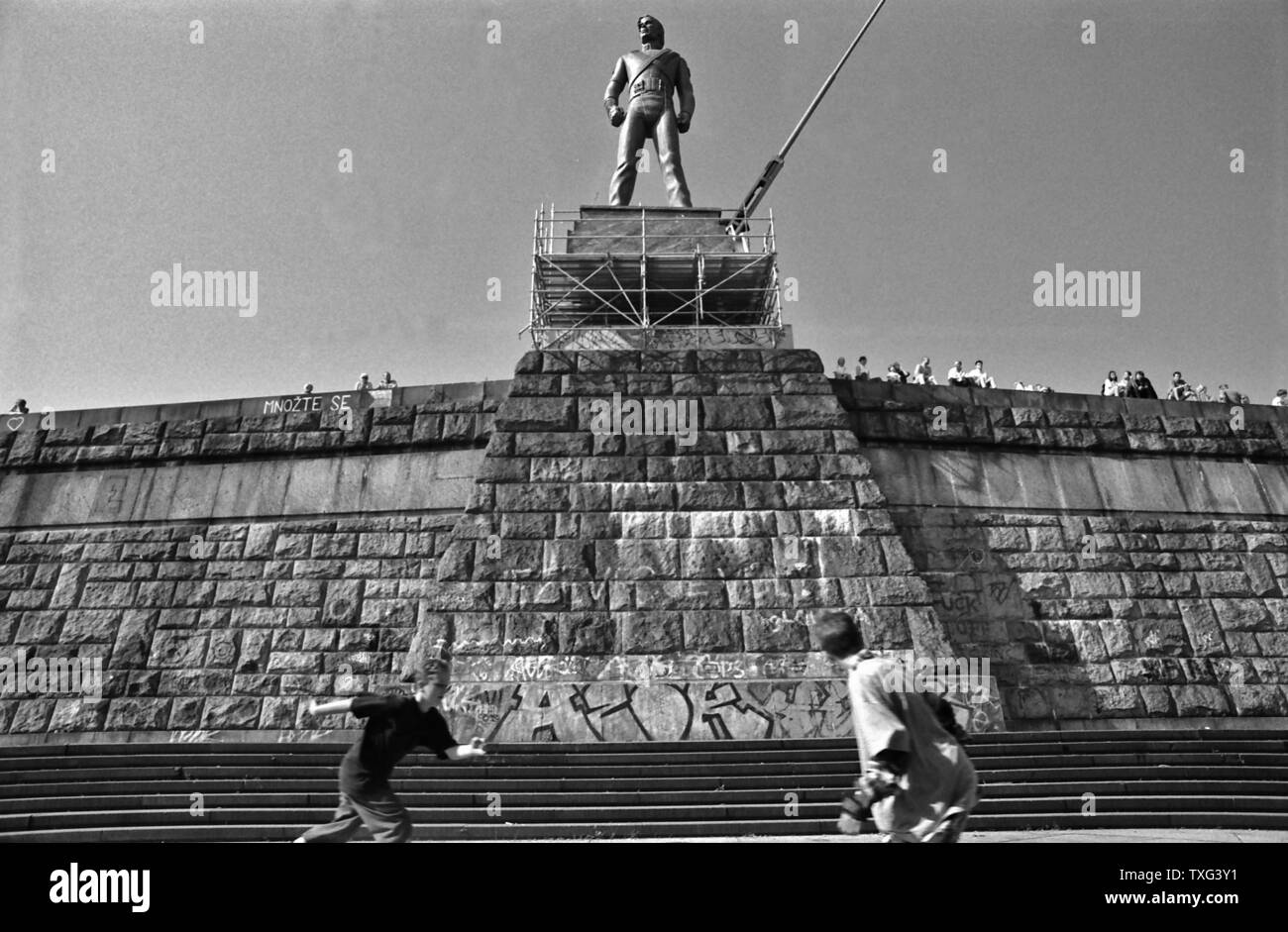 FILE PHOTO *** Big statue of Michael Jackson for his tour History is