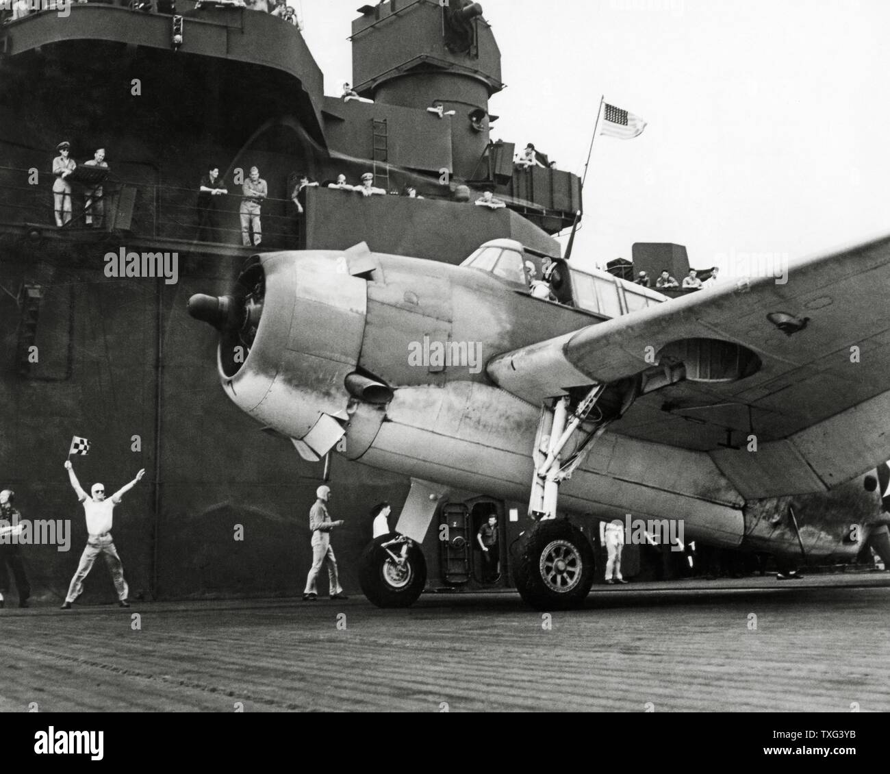 American Grumman TBF 'Avenger' fighter preparing to take off from the heavy combat aircraft carrier USS Yorktown (2nd version) in the Pacific. 1943-1944 Stock Photo