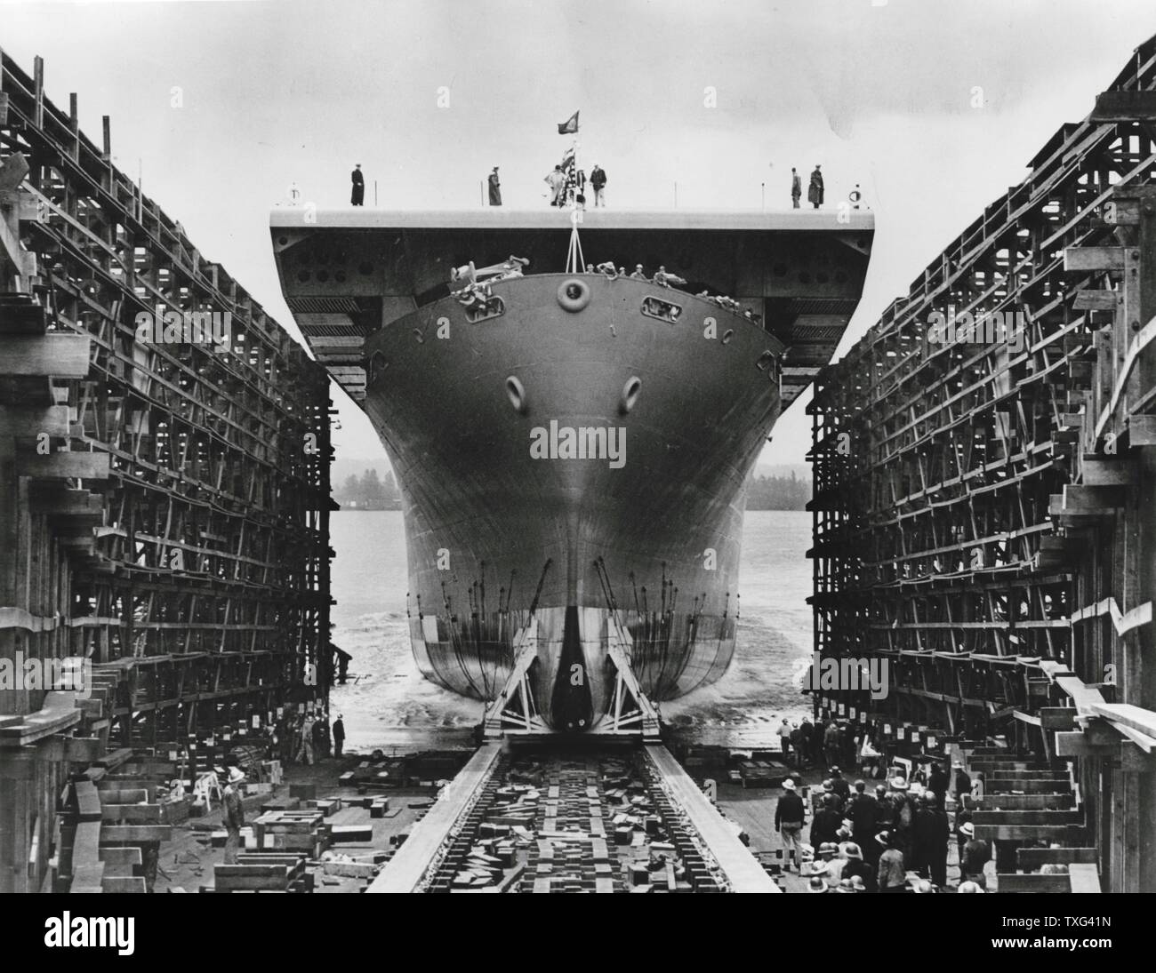 Launch of the escort carrier (Casablanca-class) USS Liscome Bay by the Kaiser Shipbuilding Company of Vancouver, Washington. April 19, 1943 Stock Photo