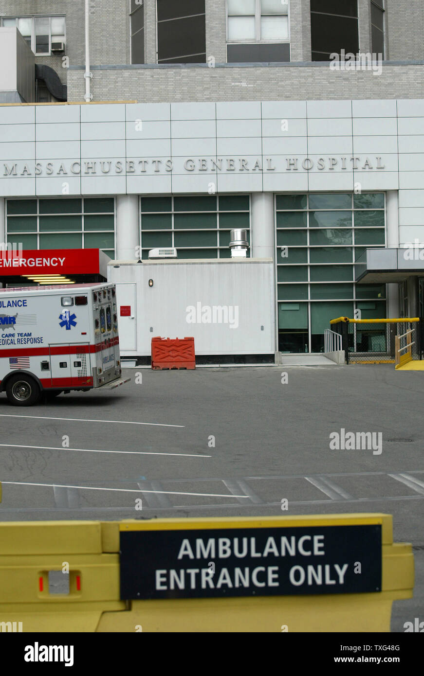 The front entrance of Massachusetts General Hospital where Senator Edward Kennedy (D-MA) is a patient in Boston, Massachusetts as seen on May 19, 2008.  Senator Ted Kennedy is undergoing tests at the hospital after suffering two seizures. (UPI Photo/Matthew Healey) Stock Photo