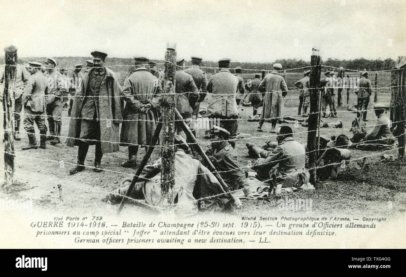German officers prisoners awaiting a new destination. 'Joffre' camp between Auve and Croix en Champagne. Battle of Champagne (September 25-30, 1915) Stock Photo