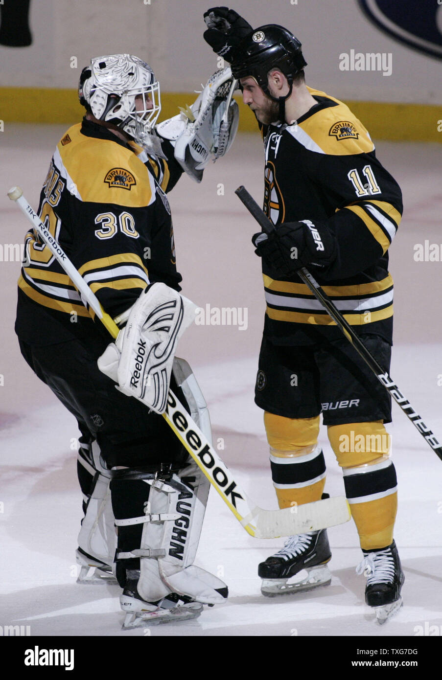 Boston Bruins on X: GOALIE GOAL GOALIE HUG.