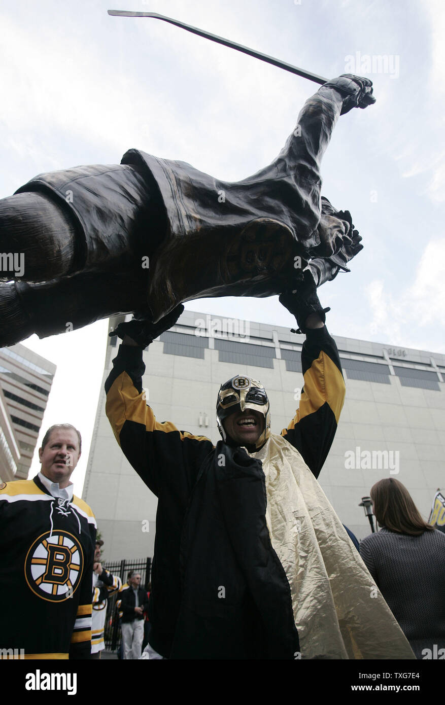 Bobby Orr statue wearing mask, Boston Bruins hospital scrubs