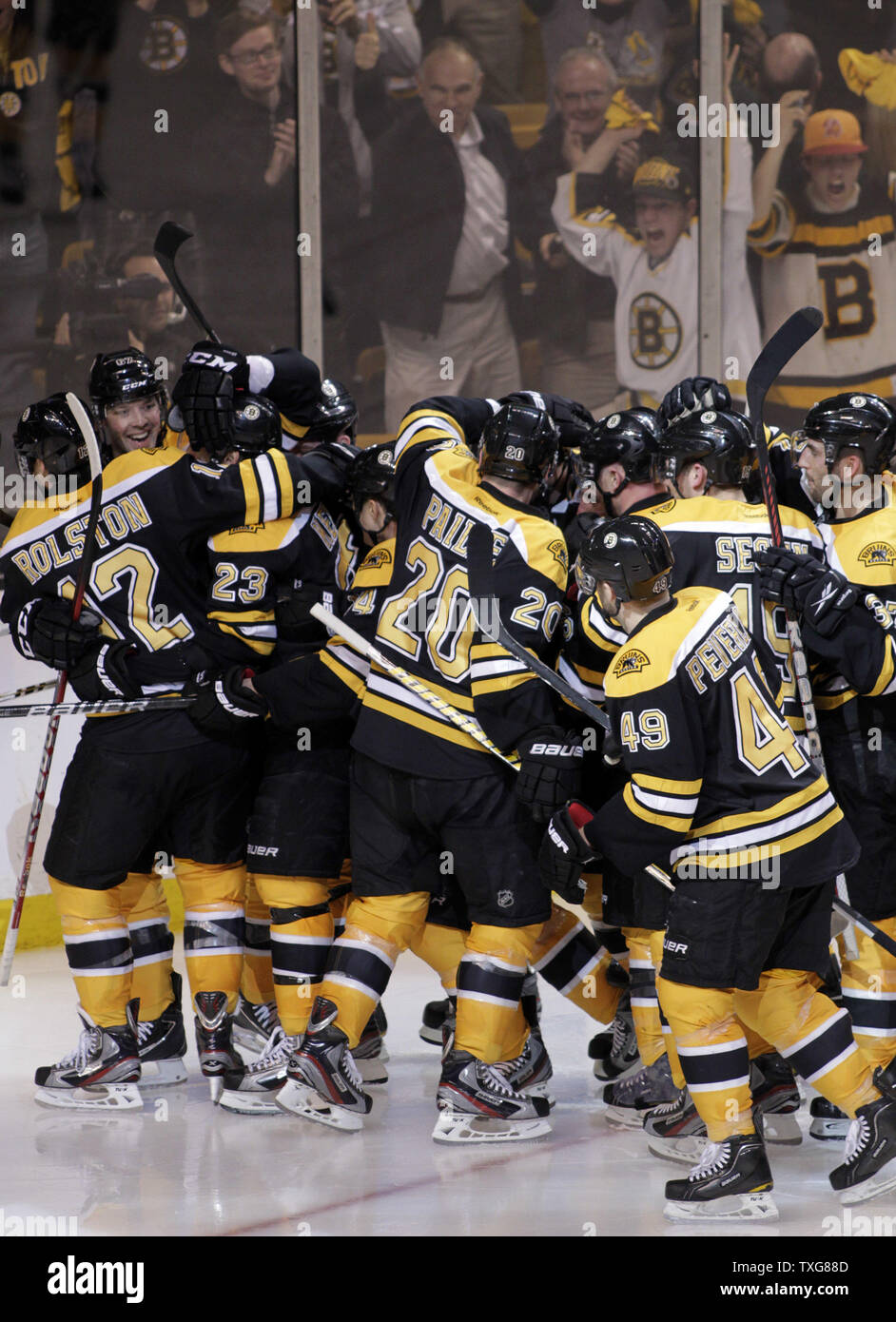 Boston Garden Boston Bruins Hockey NHL Photo 8x12 Unsigned Glossy Game  Picture