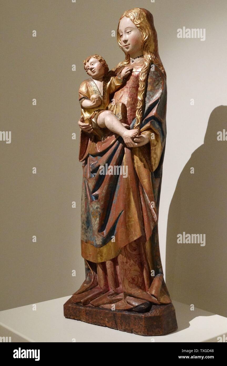 Wooden statuette of the Mother of God. By Gil of Siloam, Flemish sculptor. Dated 15th Century Stock Photo