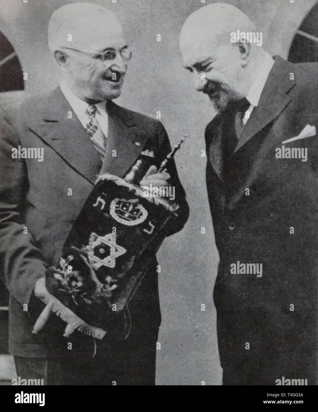 Chaim Weizmann and Harry Truman at the White House in 1948 Stock Photo