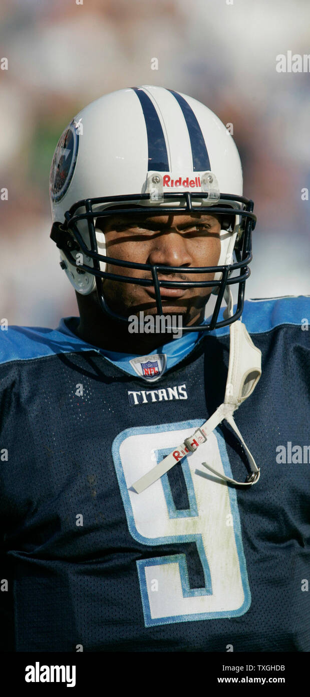 Tennessee Titans quarterback Steve McNair (9) scrambles against the Miami  Dolphins on December 24, 2005 at Dolphins Stadium in Miami FL. The Miami  Dolphins beat the Tennessee Titans 24-10. (UPI Photo/Susan Knowles