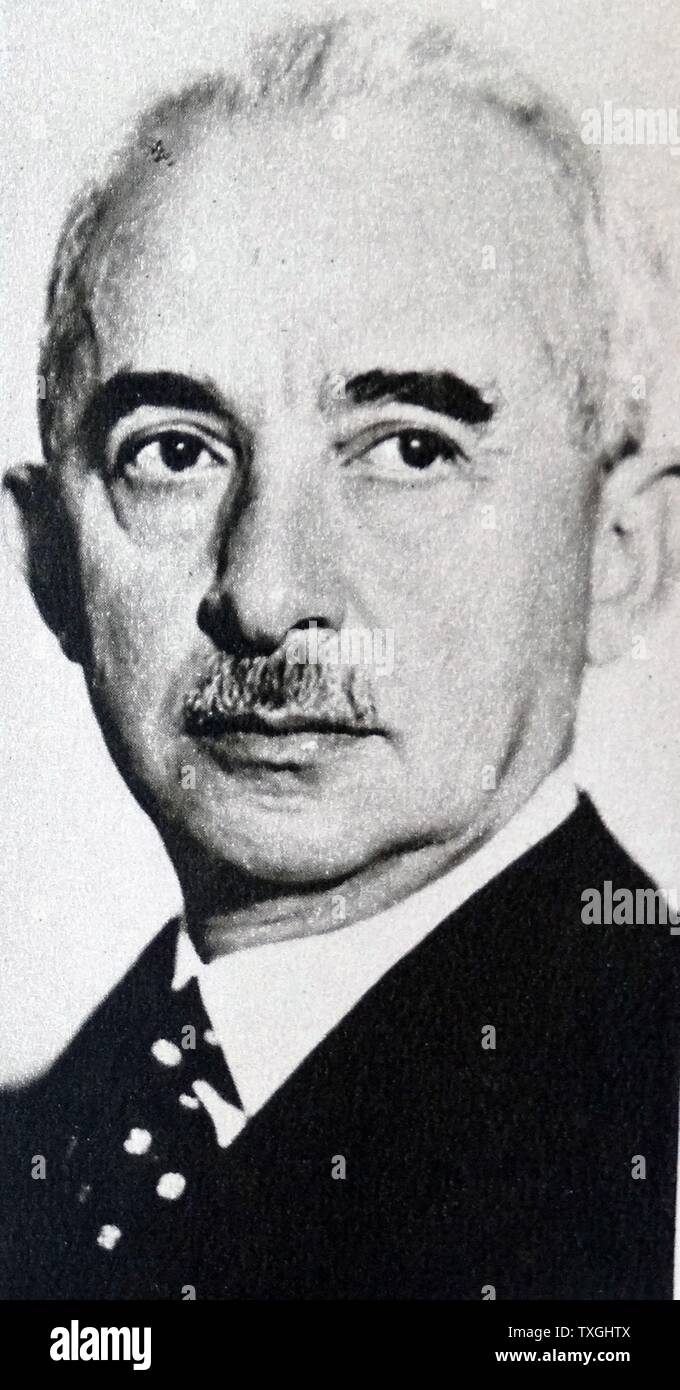 Photographic portrait of Mustafa Ismet Inönü (1884-1973) a Turkish general and statesman, who served as the second President of Turkey. Dated 20th Century Stock Photo