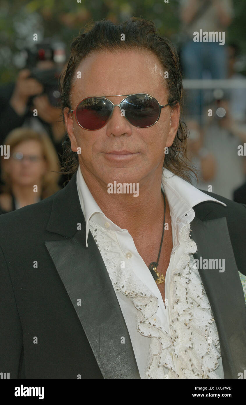 Mickey Rourke arrives at the Palais des Festivals for the gala screening of 'Le Scaphandre et Le Papillon' at the 60th Cannes Film Festival in Cannes, France on May 22, 2007.  (UPI Photo/Christine Chew) Stock Photo