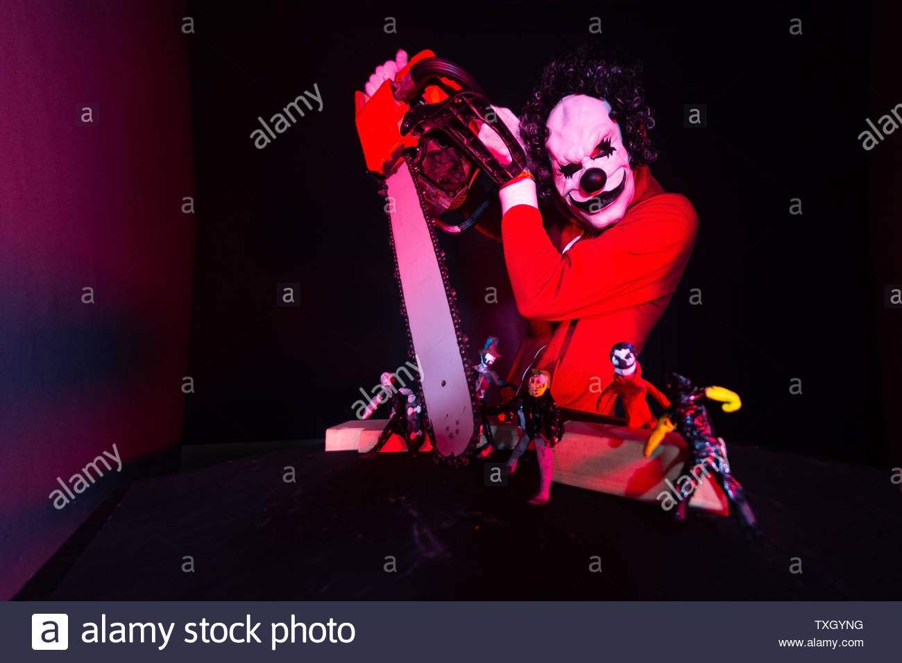 Chainsaw Funny Stock Photos & Chainsaw Funny Stock Images Alamy