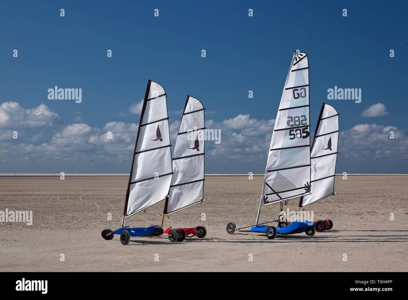 geography / travel, Germany, Lower Saxony, East Frisian Islands, Borkum, land sailing am Strand, Additional-Rights-Clearance-Info-Not-Available Stock Photo