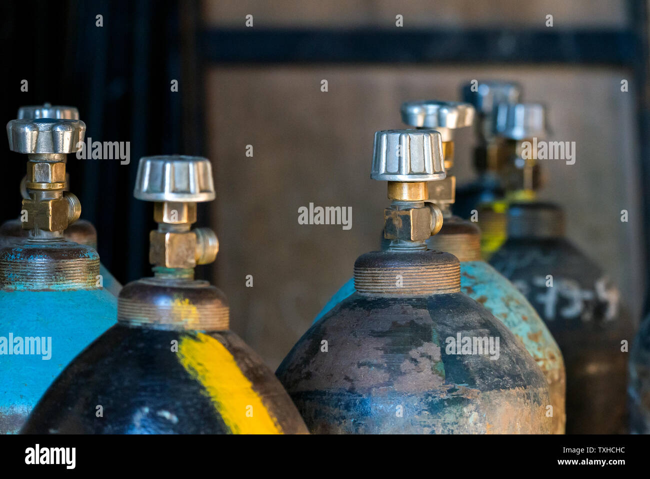 Carbon dioxide cylinder hires stock photography and images Alamy